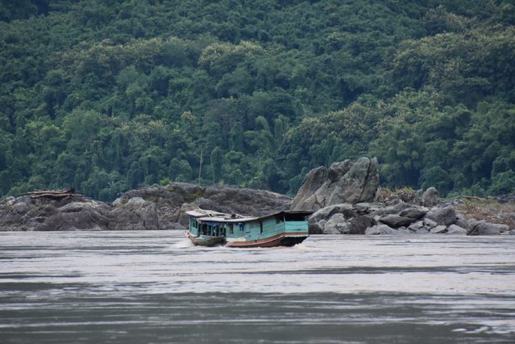 เรือลาว2016