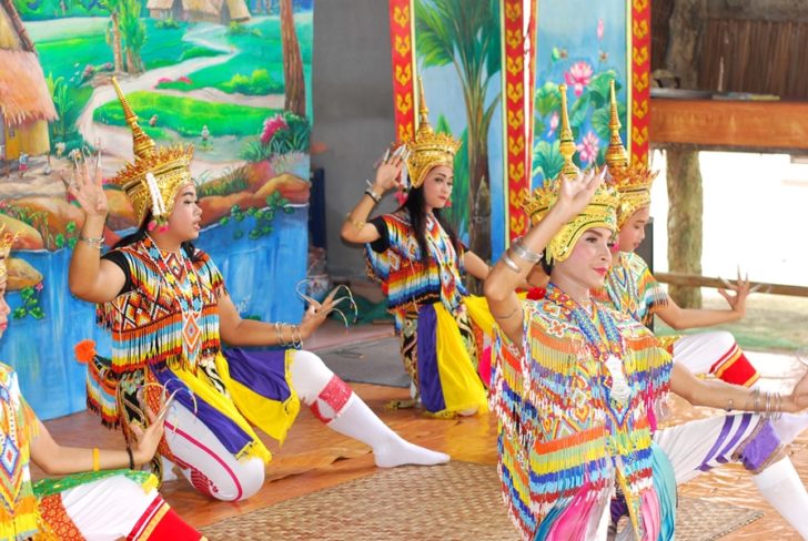 รำมโนราห์