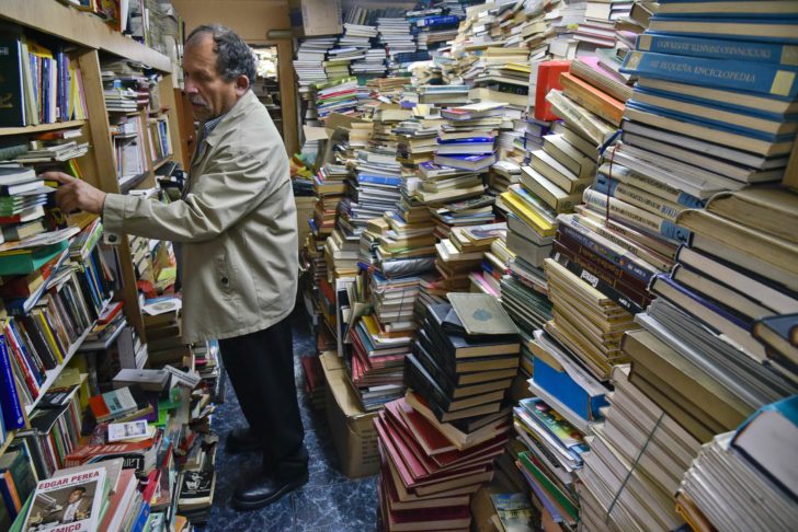 COLOMBIA-SOCIETY-BOOKS-RESCUER