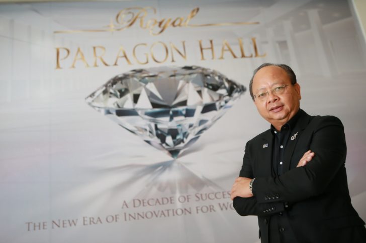 01 คุณทาลูน เทงกรรมการผู้จัดการรอยัล พารากอน ฮอลล์