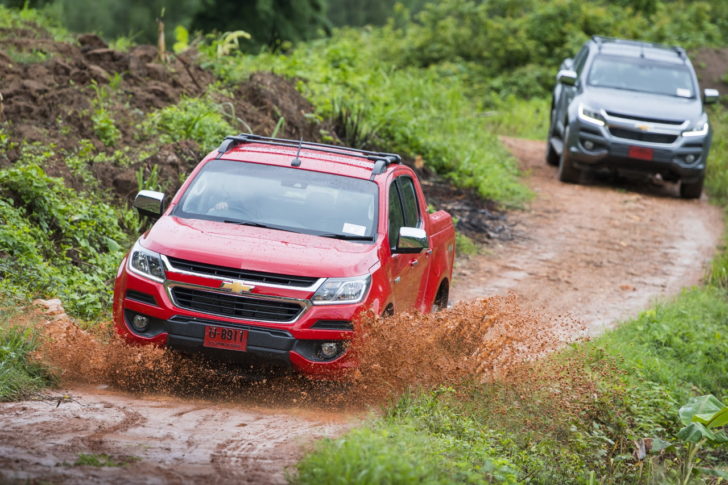 Chevrolet Moutain Travel in Rainy season 1