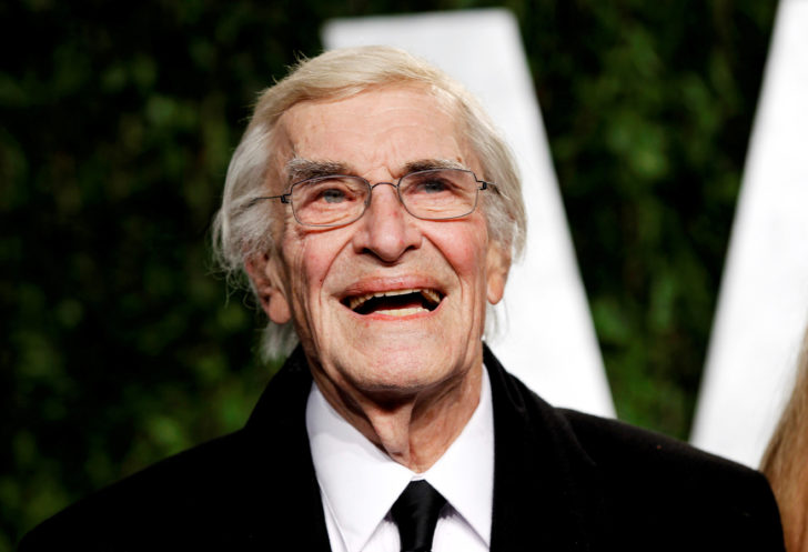 FILE PHOTO - Actor Martin Landau smiles as he arrives at the 2012 Vanity Fair Oscar party in West Hollywood