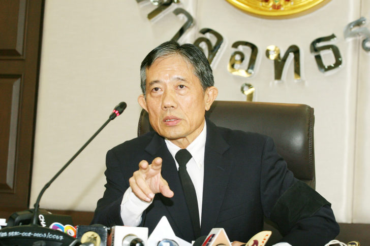 แถลง3