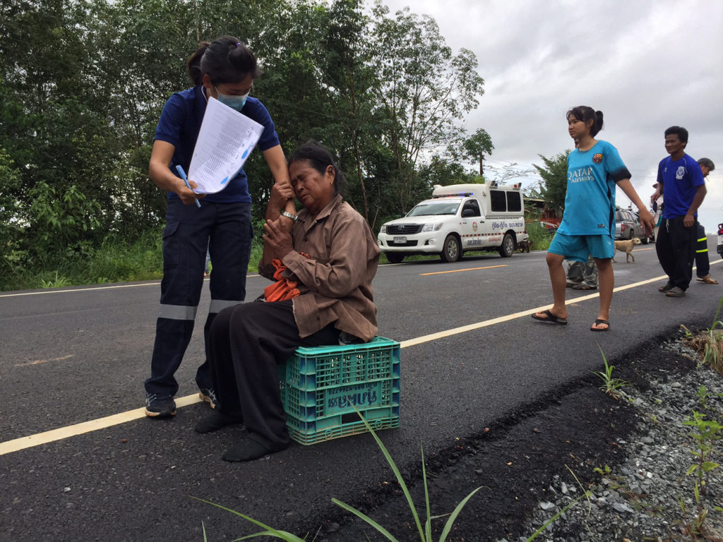 นางทองยุ่ พระครูลำ เจ้าของบ้าน