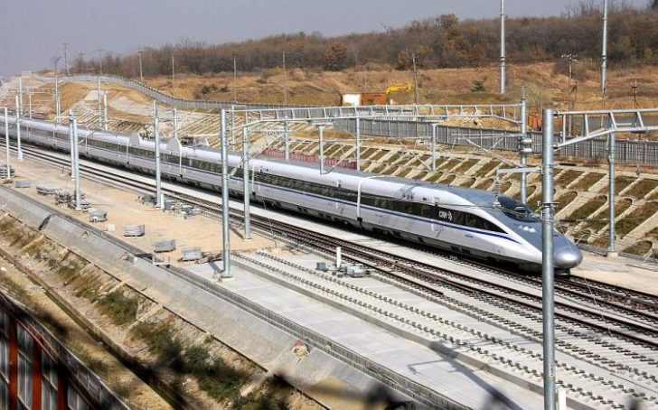 train-107294670