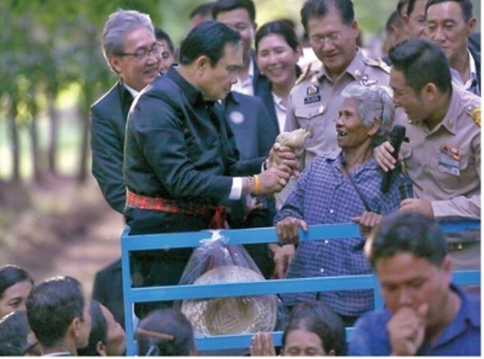 กบ