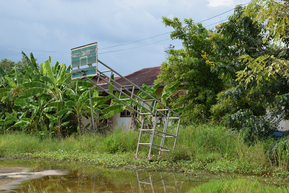 สภาพโรงเรียนในสระแก้วกลายเป็นสถานที่รกร้างหลังถูกยุบ สภาพโรงเรียนในสระแก้วกลายเป็นสถานที่รกร้างหลังถูกยุบ