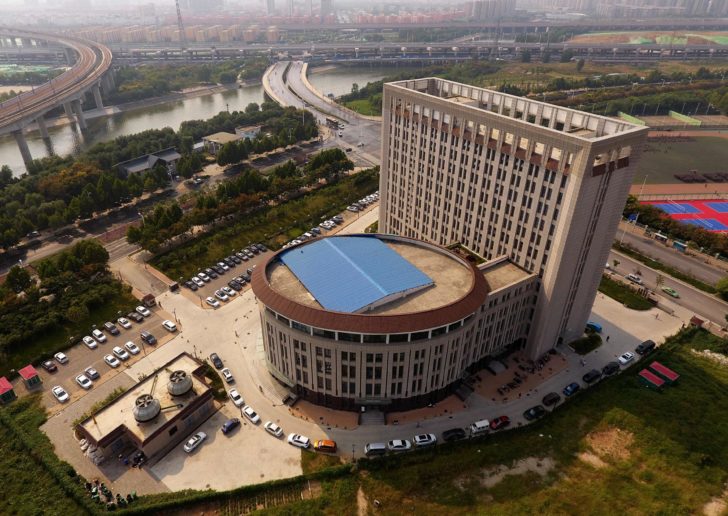 CHINA-EDUCATION-BUILDING-TOILET-OFFBEAT