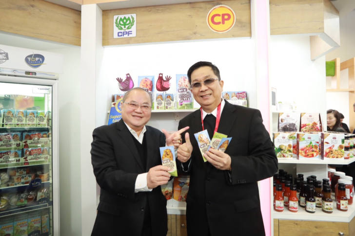 คุณสุขวัฒน์(ซ้าย)-คุณสุขสันต์ (ขวา)