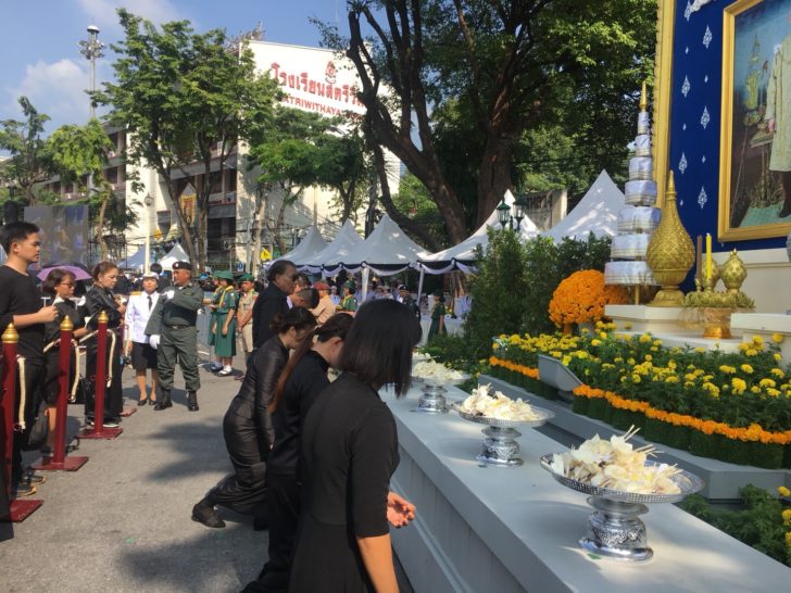 ซุ้มถวายดอกไม้จันทน์อนุสาวรีย์ประชาธิปไตย2