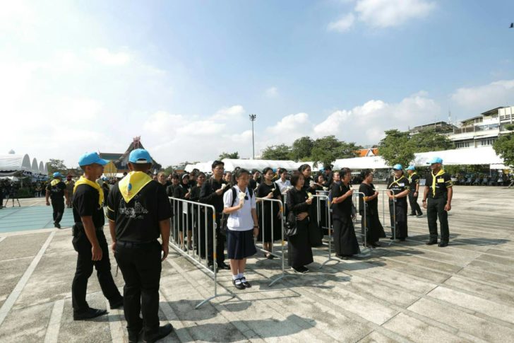 ลานคนเมือง-แดดร้อน1