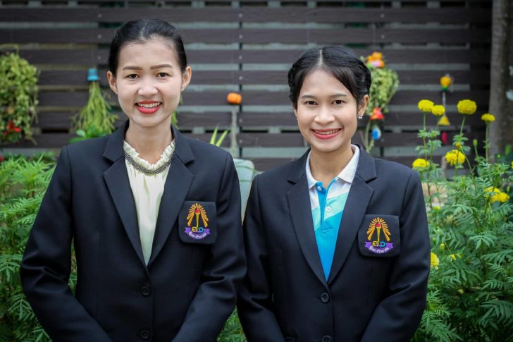 ครูแอน-ครูวัลย์