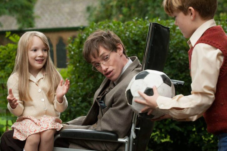 Eddie-Redmayne-in-The-Theory-of-Everything_article_story_large