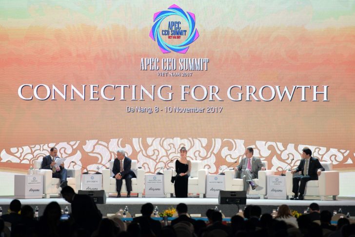 Vietjet CEO speech at APEC CEO Summit 2017_01 (Large)