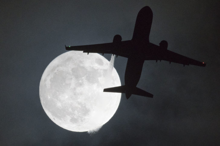TOPSHOT-BRITAIN-SUPERMOON