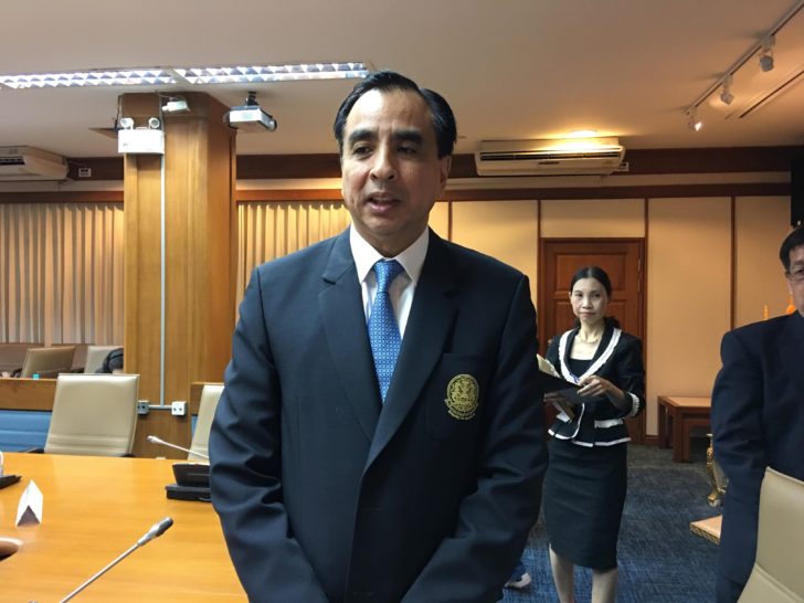 นายเดชาภิวัฒน์ ณ สงขลา