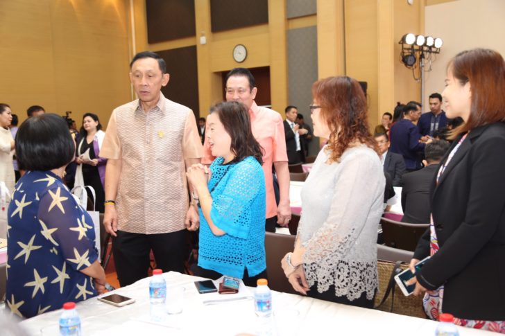 พล.อ.อนันตพร ประชุมสื่อ (2)