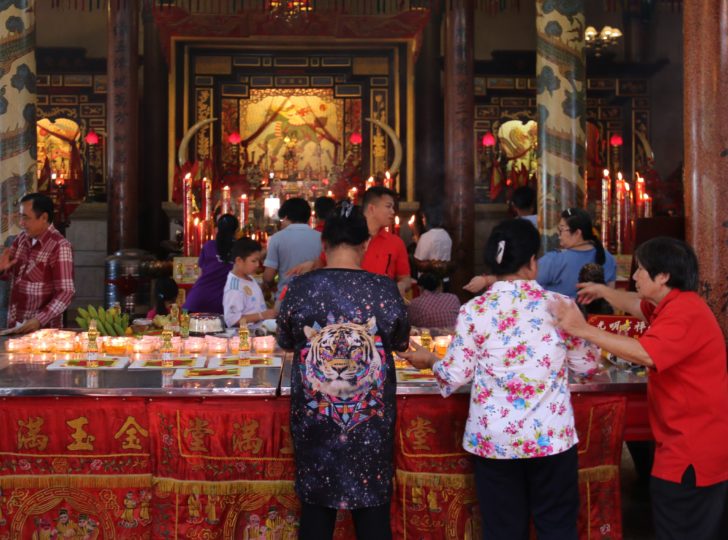 แห่ไหว้ขอพรเสริมมงคล-นครสวรรค์