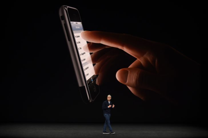 Jury tells Samsung to pay big for copying iPhone design