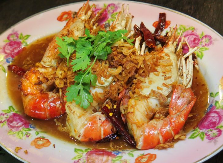 กุ้งแม่น้ำทอดซอสมะขาม