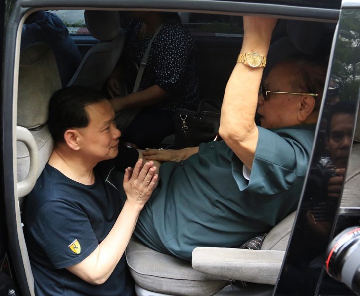 พ่อ สันธนะ