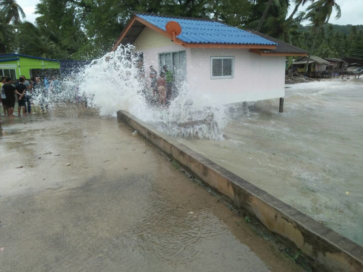 ฝนถล่มตรัง1