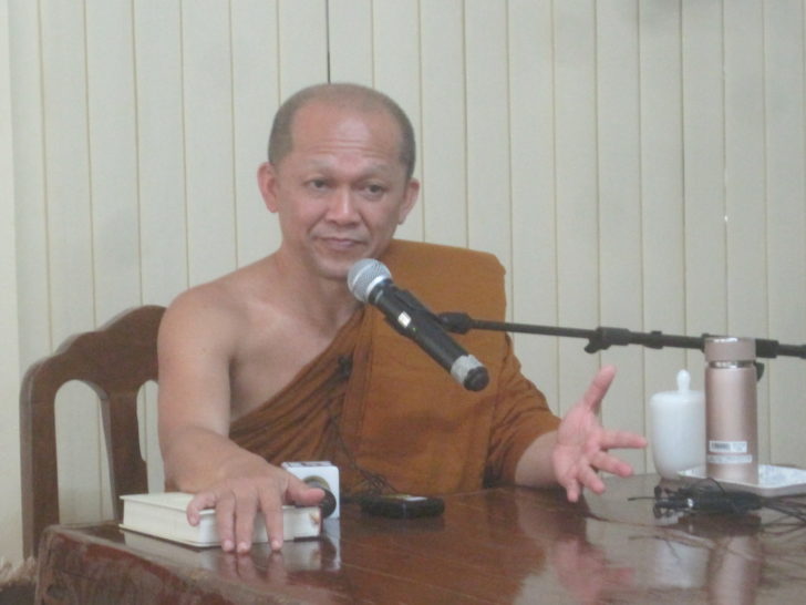 พระอาจารย์อารยวังโส เจ้าอาวาสวัดป่าพุทธพจน์หริภุญไชย