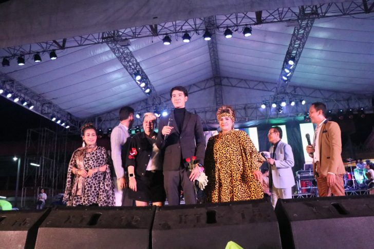พุ่มพวง