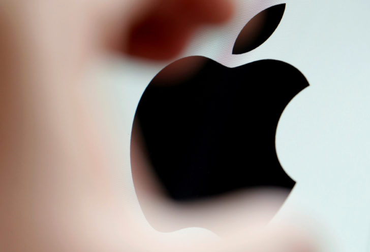 FILE PHOTO: The Apple logo is seen on a computer screen in the illustration photo taken in Bordeaux