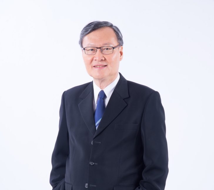 คุณชวลิต จันทรรัตน์
