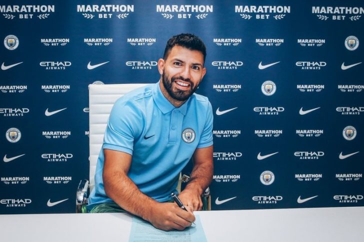 0_Sergio-Aguero-signs-new-Manchester-City-contract