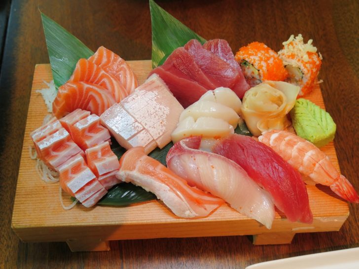 11Gogi ปลาดิบ ซูชิต่างๆ