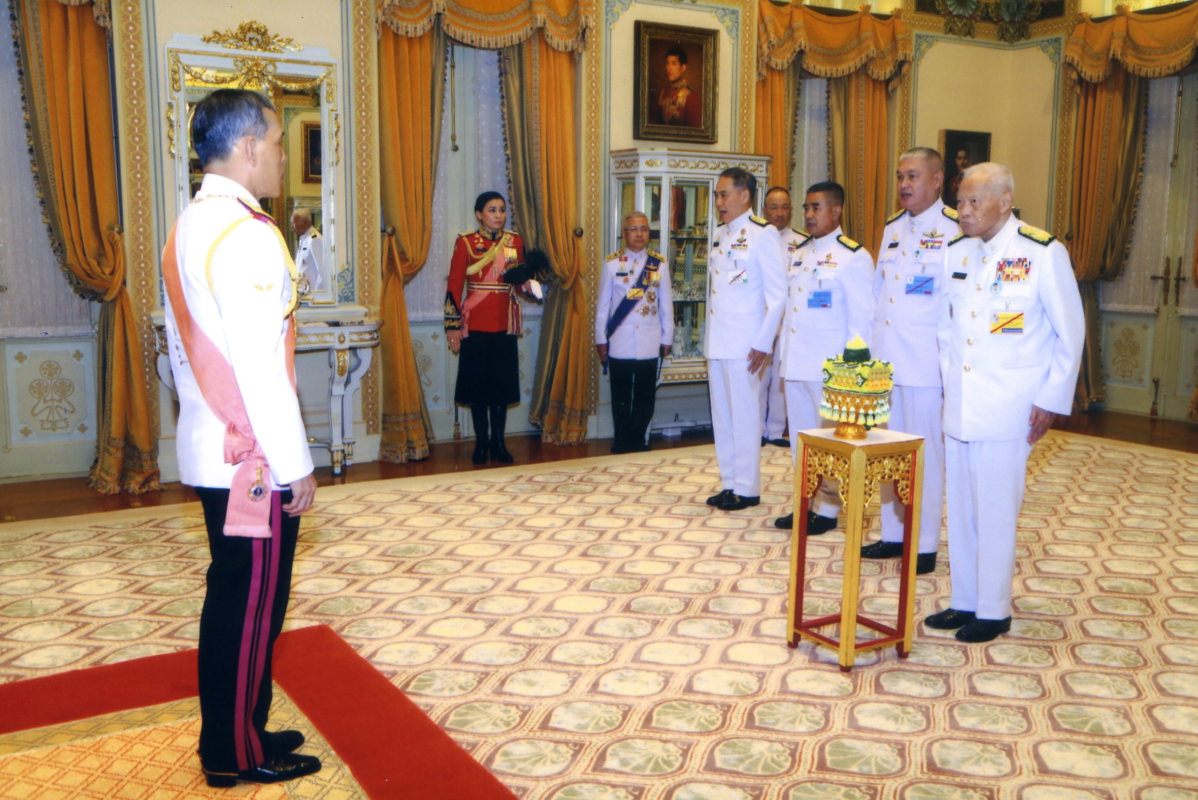 สมเด็จพระเจ้าอยู่หัว 