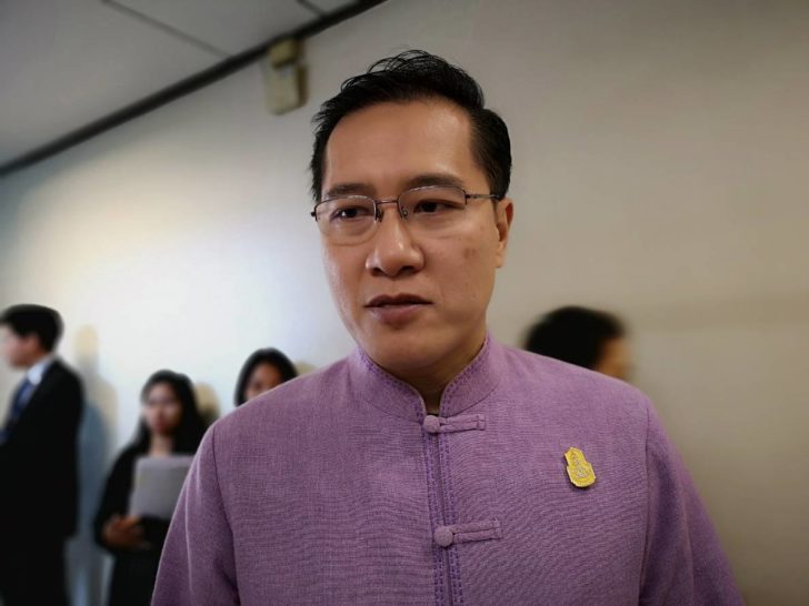 วีระศักดิ์ โควสุรัตน์