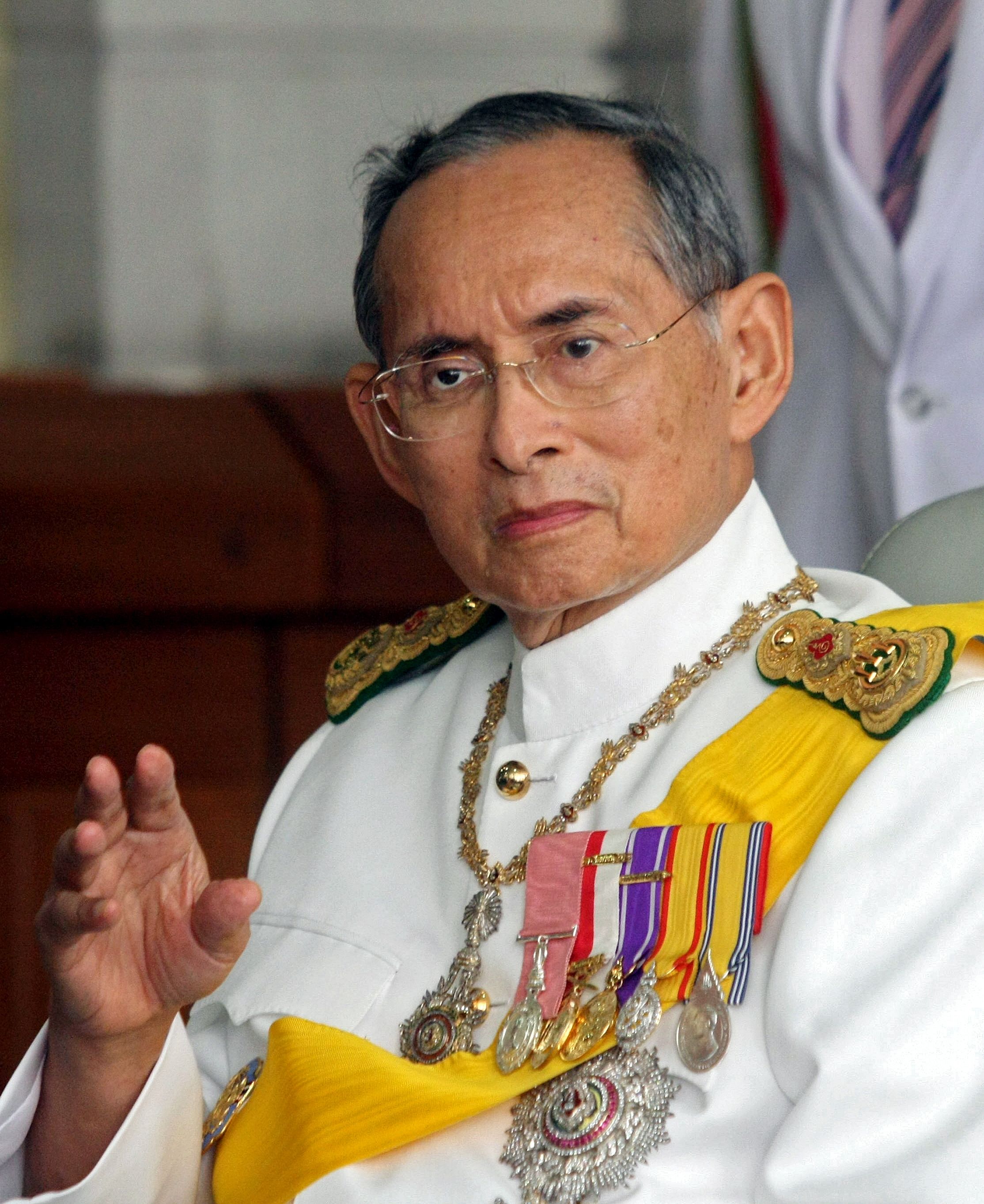 สิ่งที่คิดได้หลัง 'รัชกาลที่ 9' สวรรคต ของ 'รอยล จิตรดอน' 20 ปี ที่ได้ ... สิ่งที่คิดได้หลัง 'รัชกาลที่ 9' สวรรคต ของ 'รอยล จิตรดอน' 20 ปี ที่ได้ ...