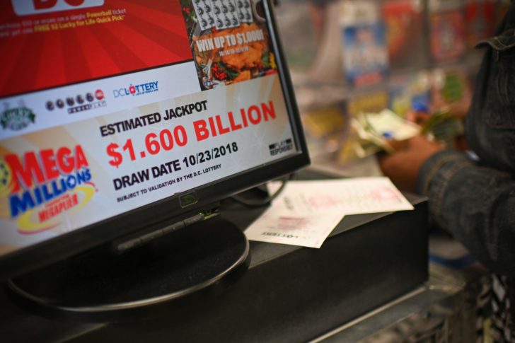 US-LIFESTYLE-ECONOMY-GAMING-LOTTERY