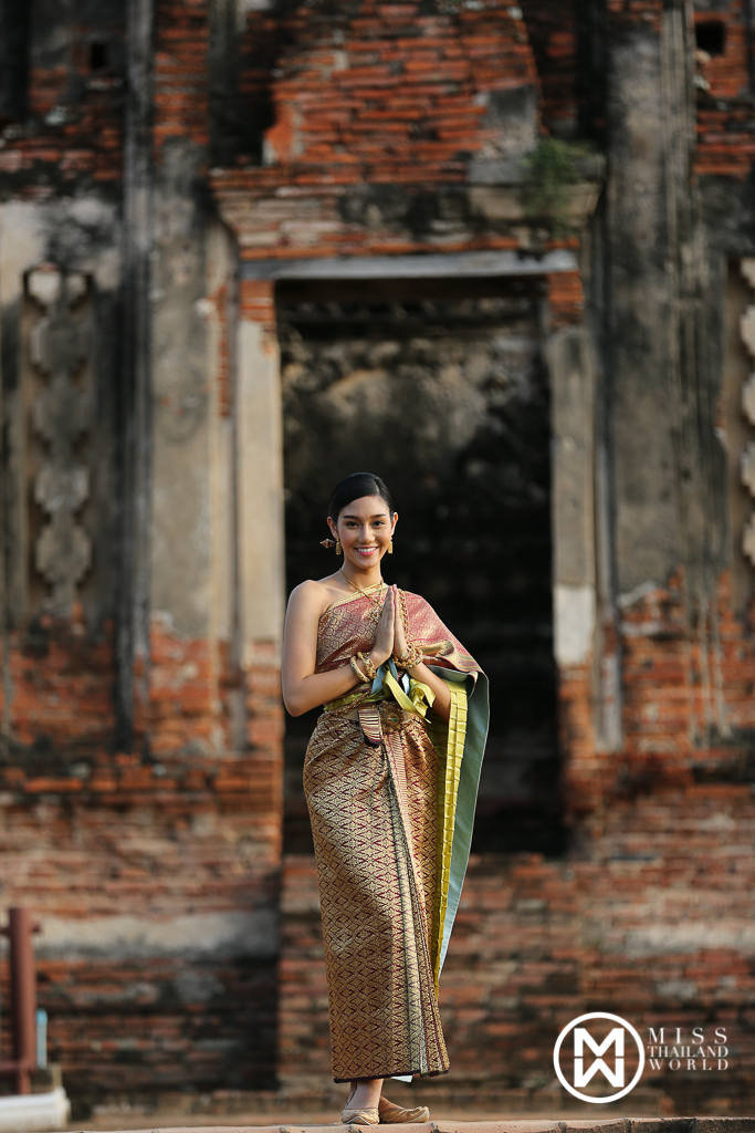 Nicolene Pichapa Limsnukan (THAILAND 2018) - Page 2 Untitled-12-of-23-1