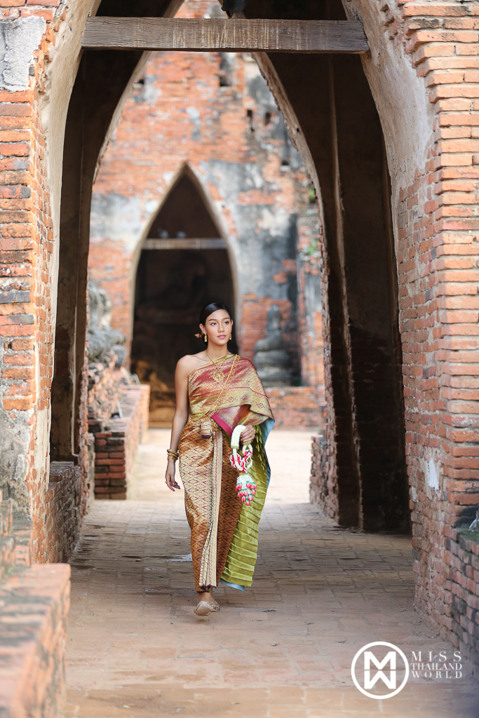 Nicolene Pichapa Limsnukan (THAILAND 2018) - Page 2 Untitled-13-of-23