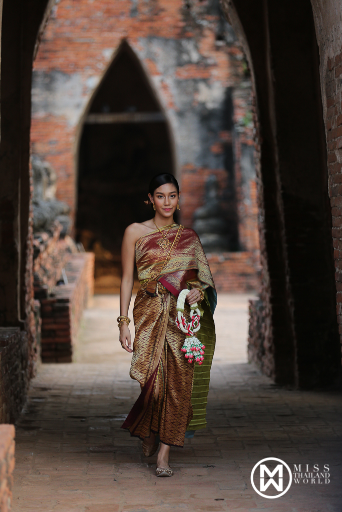 Nicolene Pichapa Limsnukan (THAILAND 2018) - Page 2 Untitled-15-of-23