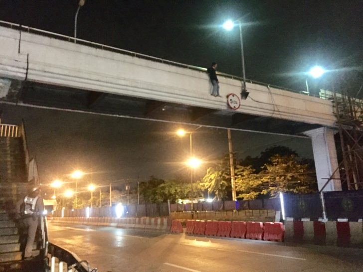 โดดสะพานลอย2