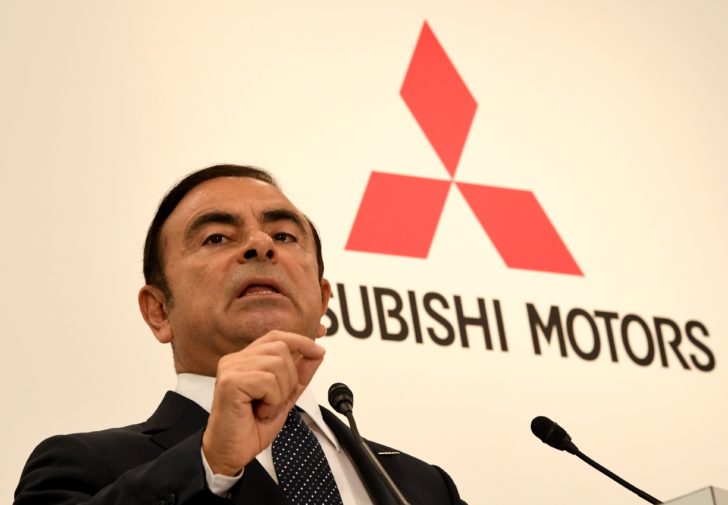 FILES-JAPAN-FRANCE-NISSAN-MITSUBISHI-RENAULT-GHOSN-SACK