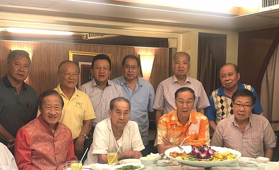 คนดังร่วมจัดงานเลี้ยงฉลอง 'เฮียฮง' ขึ้นนั่งนายกสอยคิว