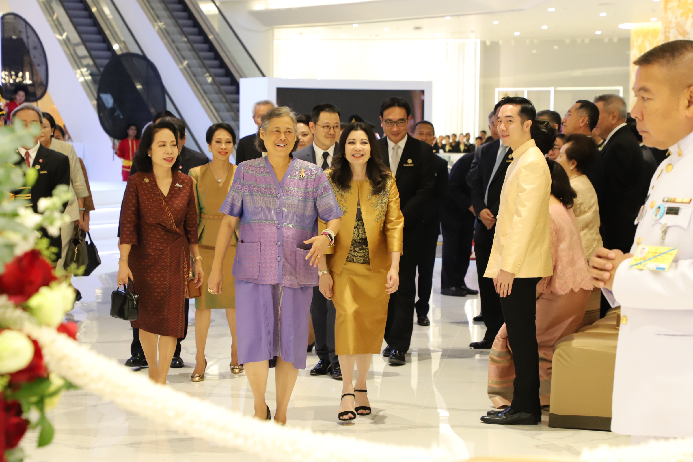 สมเด็จพระเทพรัตนราชสุดาฯ สยามบรมราชกุมารี เสด็จพระราชดำเนินไปทรงเป็นประธานในงานเปิดโครงการ "ไอคอนสยาม" 