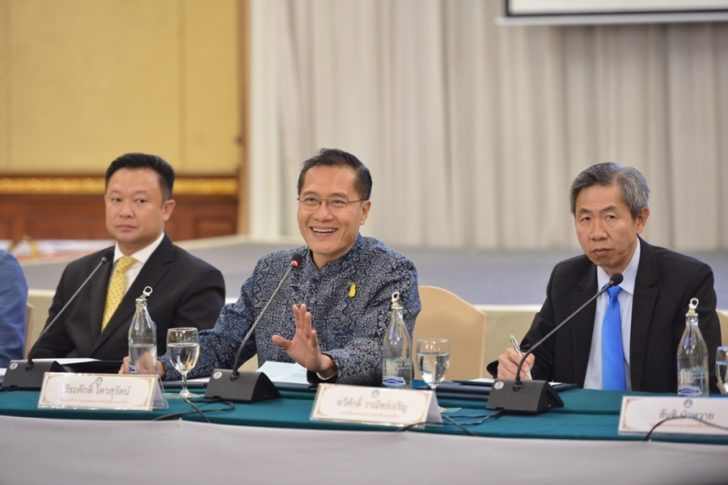 วีระศักดิ์ โควสุรัตน์