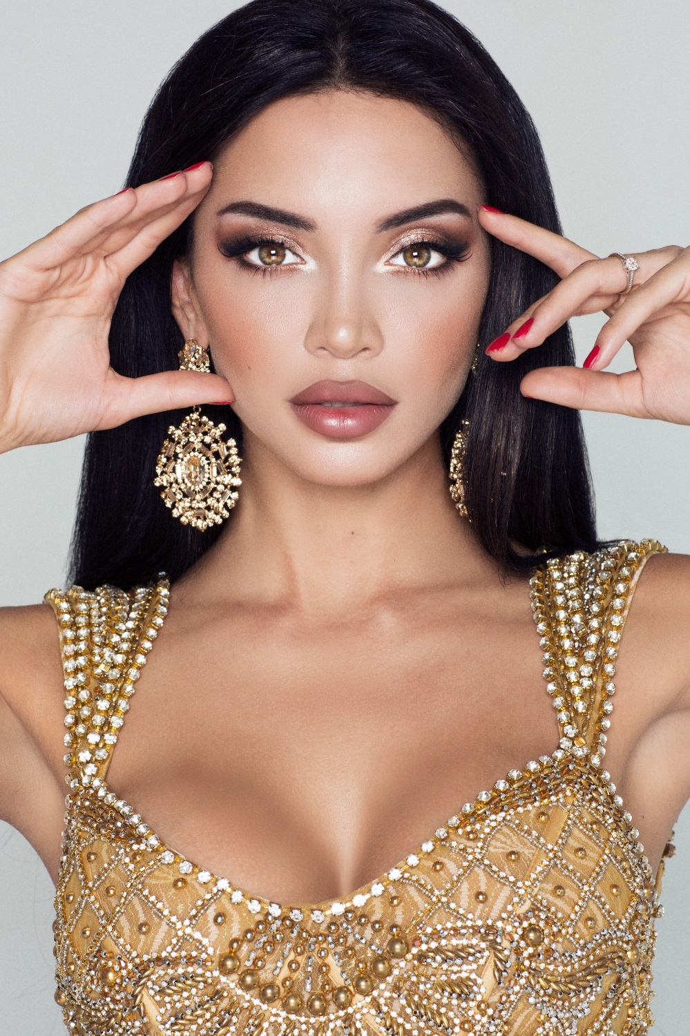 เอลีซา มูรัดยัน สาวงามจากอาร์เมเนีย