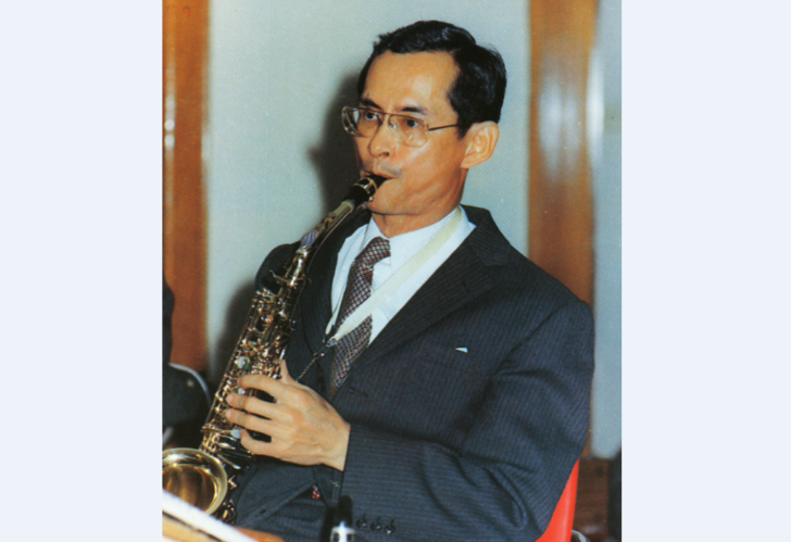 ปกเพลงพระราชนิพนธ์