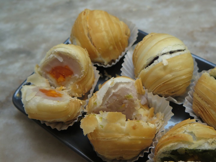 08KanomPiaSoiKao ขนมเปี๊ยะไส้เผือกหอมไข่เค็ม