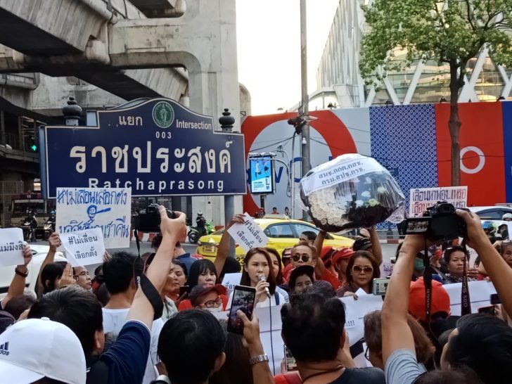 คนอยากเลือกตั้ง01