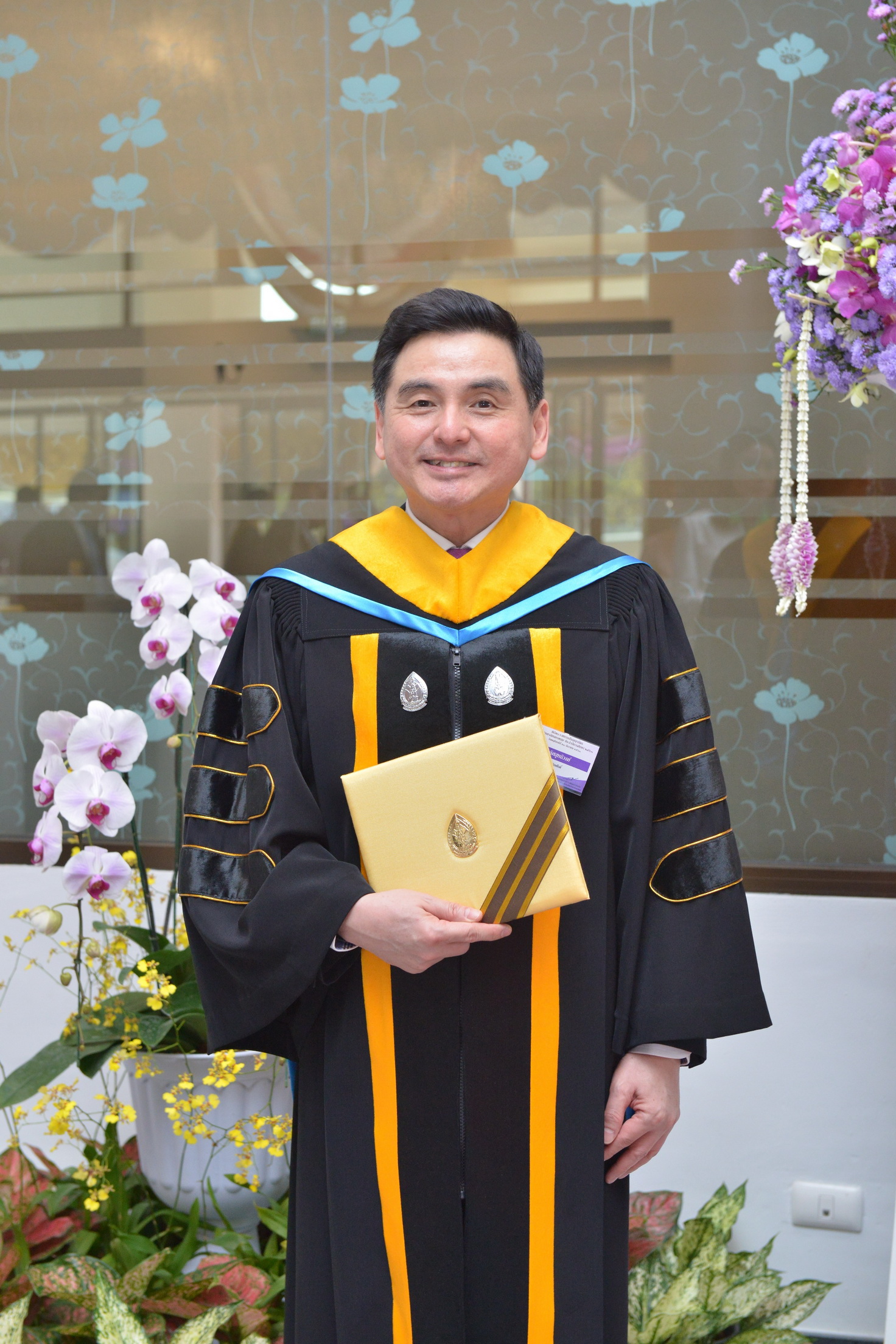 สมชัย เลิศสุทธิวงค์ บอสใหญ่เอไอเอส
