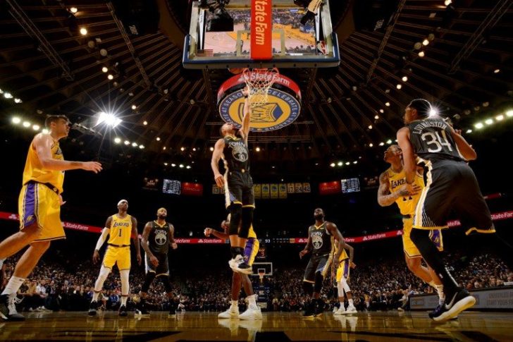 Los Angeles Lakers v Golden State Warriors